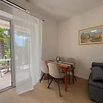 Apartment By The Sea Silo, Krk - 18704 Šilo