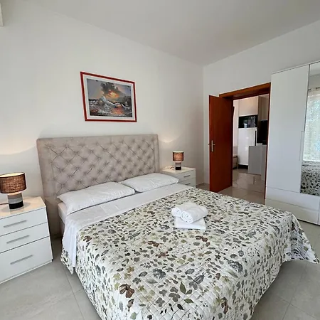 Apartman By The Sea Silo, Krk - 18704 *