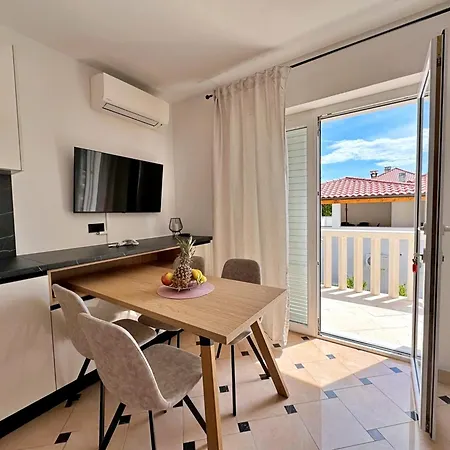 Apartman By The Sea Silo, Krk - 18704 Šilo